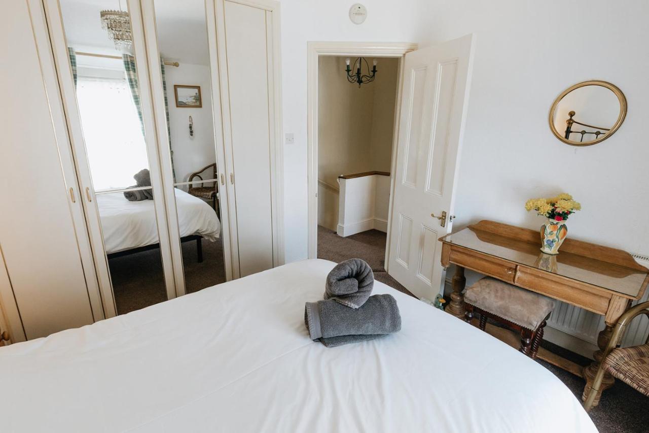 Willow Cottage - Cost 3 Bed Cottage In Penrhyn Bay With Sea Views With Access To Snowdonia Rhôs-on-Sea Екстериор снимка