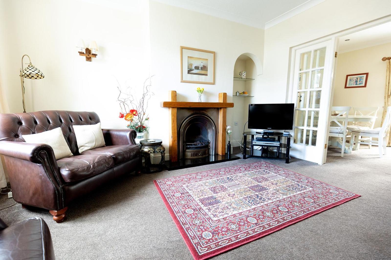 Willow Cottage - Cost 3 Bed Cottage In Penrhyn Bay With Sea Views With Access To Snowdonia Rhôs-on-Sea Екстериор снимка