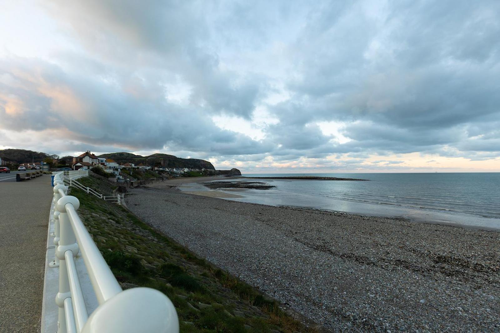 Willow Cottage - Cost 3 Bed Cottage In Penrhyn Bay With Sea Views With Access To Snowdonia Rhôs-on-Sea Екстериор снимка